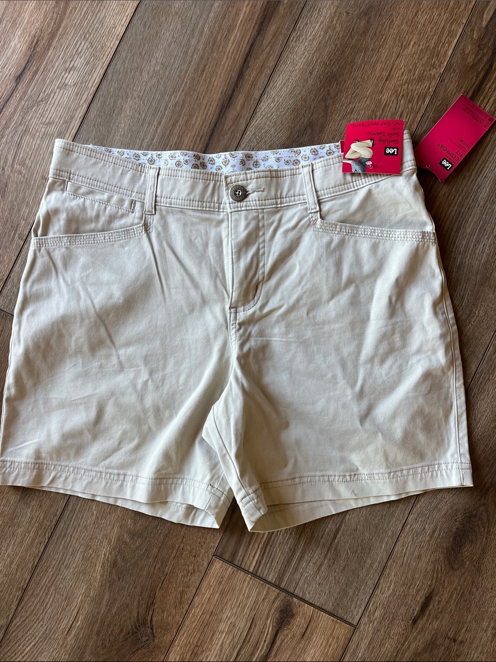 Lee Women's Cream Casual Cotton Bermuda Shorts
